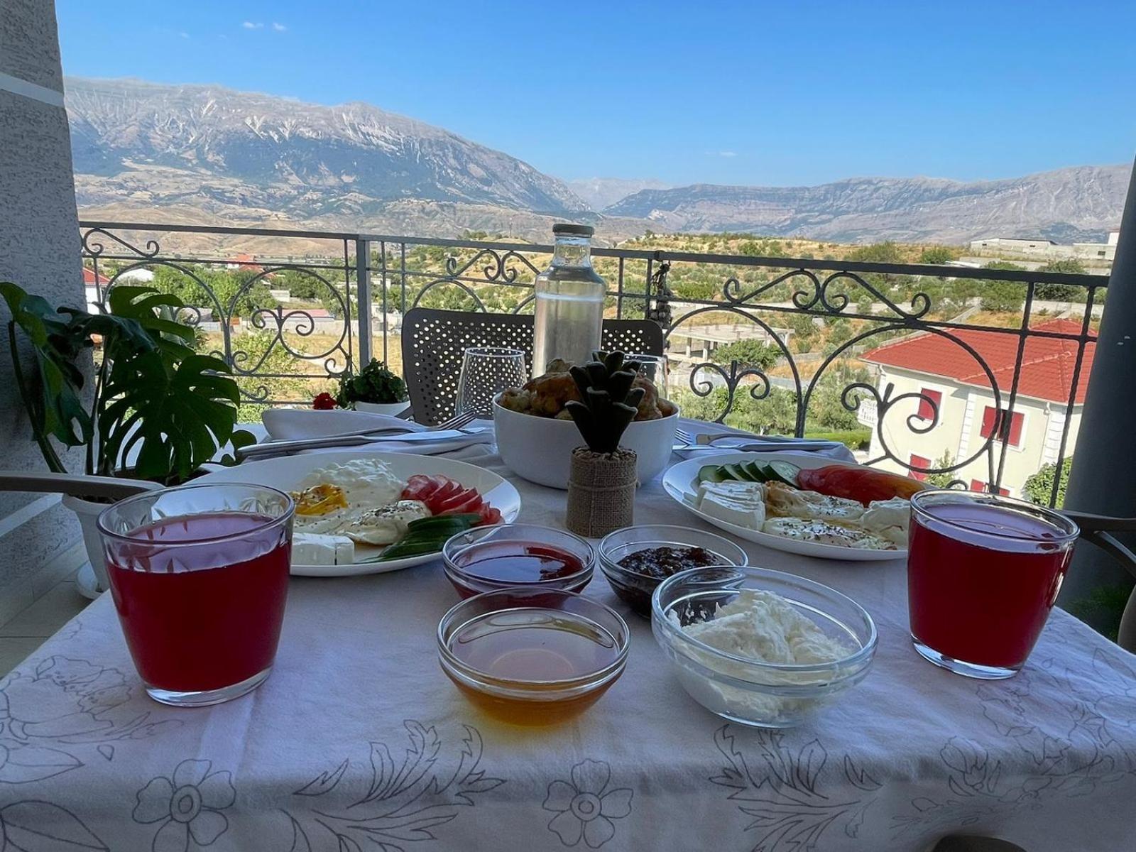 Bujtina Amar